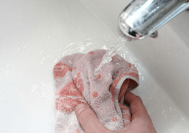 mokri ručnik za jelking